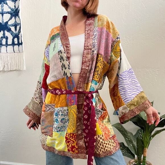 Vintage 1970's 100% Silk Tapestry Boho Kimono Cardi Robe - Picture 2 of 9